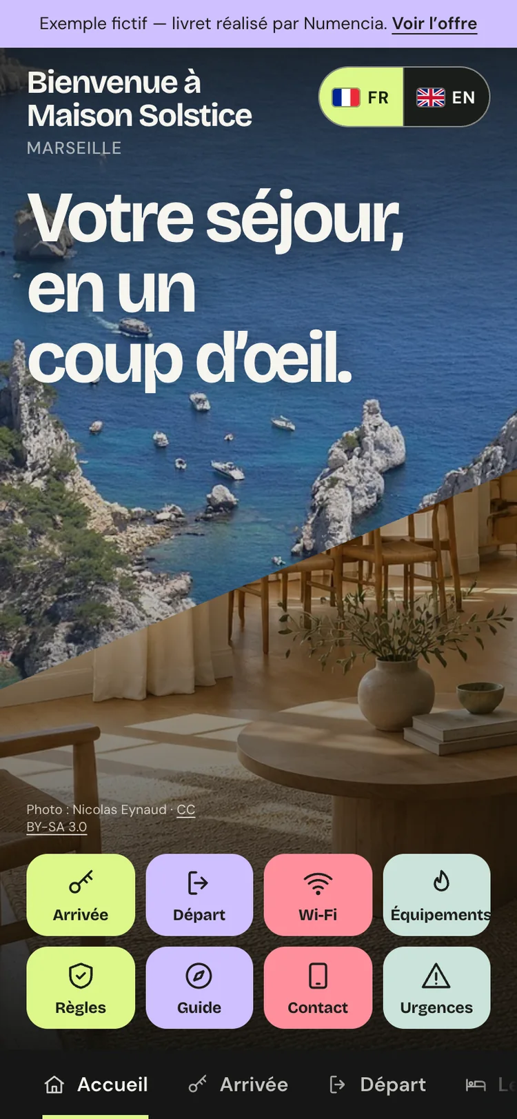 Le livret d’accueil Maison Solstice affiché sur un téléphone, exemple fictif